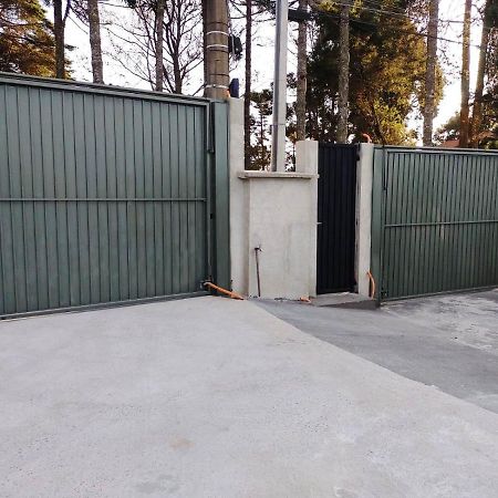 查莱斯奥拓卡皮瓦里山林小屋 Campos do Jordão 外观 照片