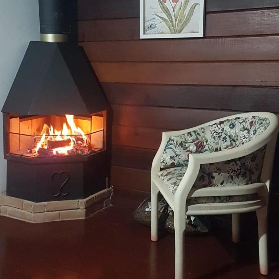 查莱斯奥拓卡皮瓦里山林小屋 Campos do Jordão 外观 照片